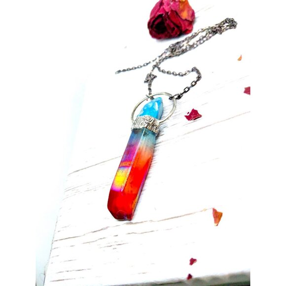Red and blue aura quartz crystal necklace - Picture 4 of 11